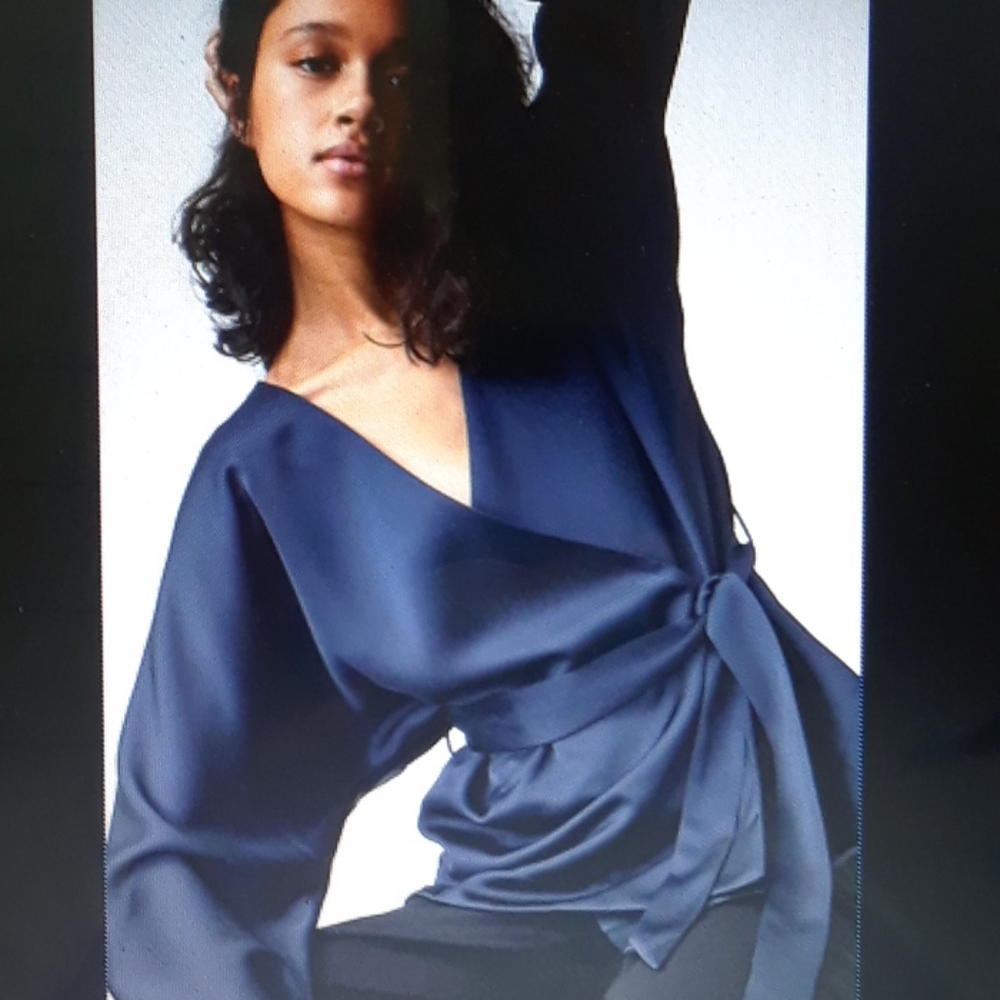 STUNNING!! ARKET WRAP BLOUSE - Picture 2 of 7